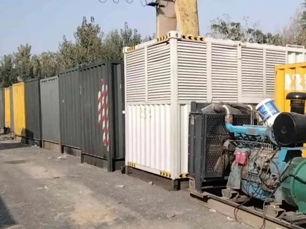 玉泉200KW柴油发电机机组每小时油耗是多少?
